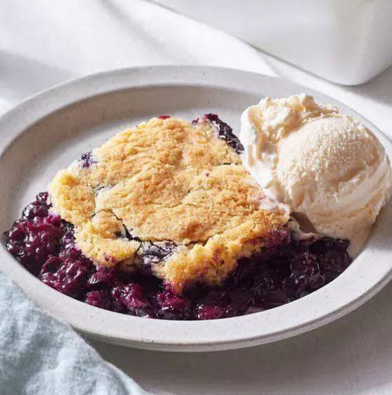 Pickleballers-Warming-Up-image1