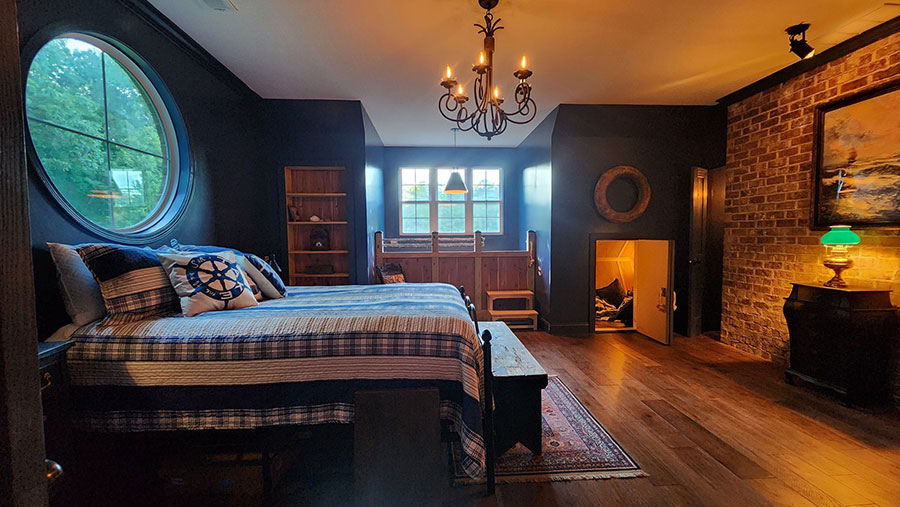 A Peak Into Caspian’s Quarters