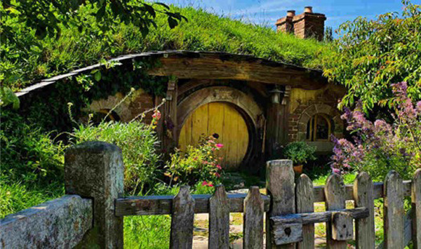 Hobbit-Hole-Participate